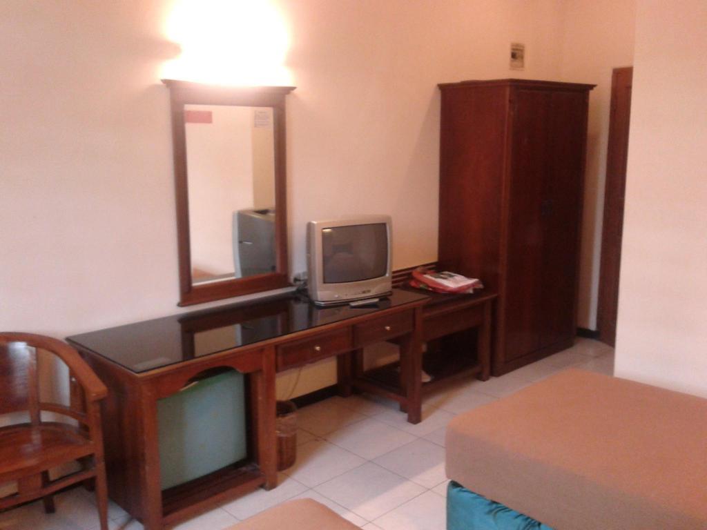 Hotel Fortuna Surabaya Szoba fotó