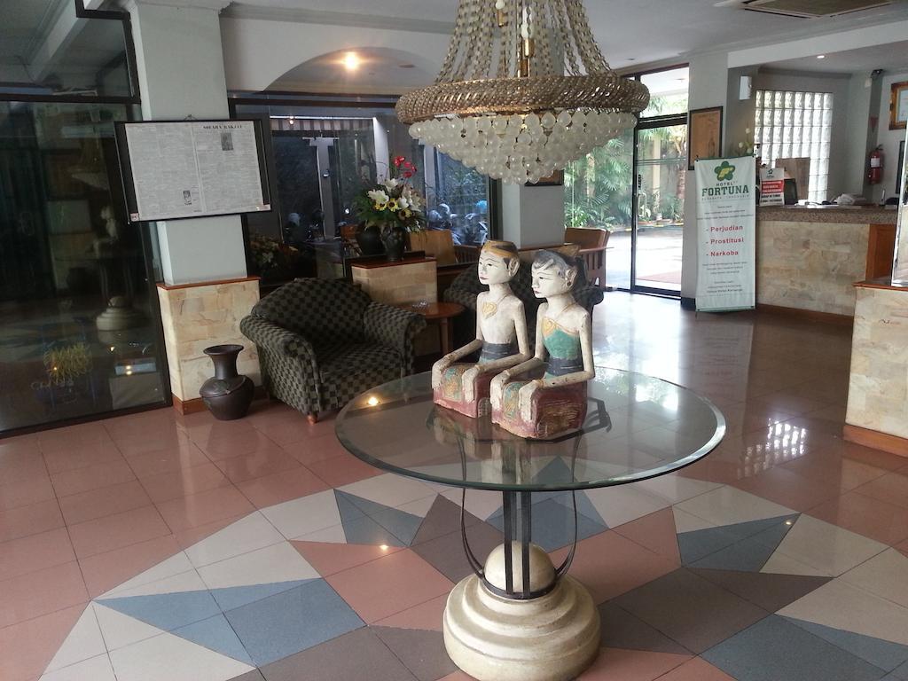 Hotel Fortuna Surabaya Kültér fotó